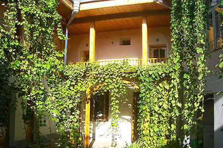 Jahongir B&B